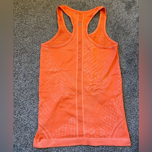 Lululemon Swiftly Tech Tank - Picture 2 of 3